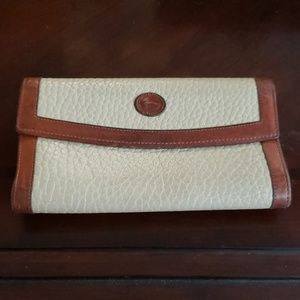 Authentic Dooney and Bourke womens billfold